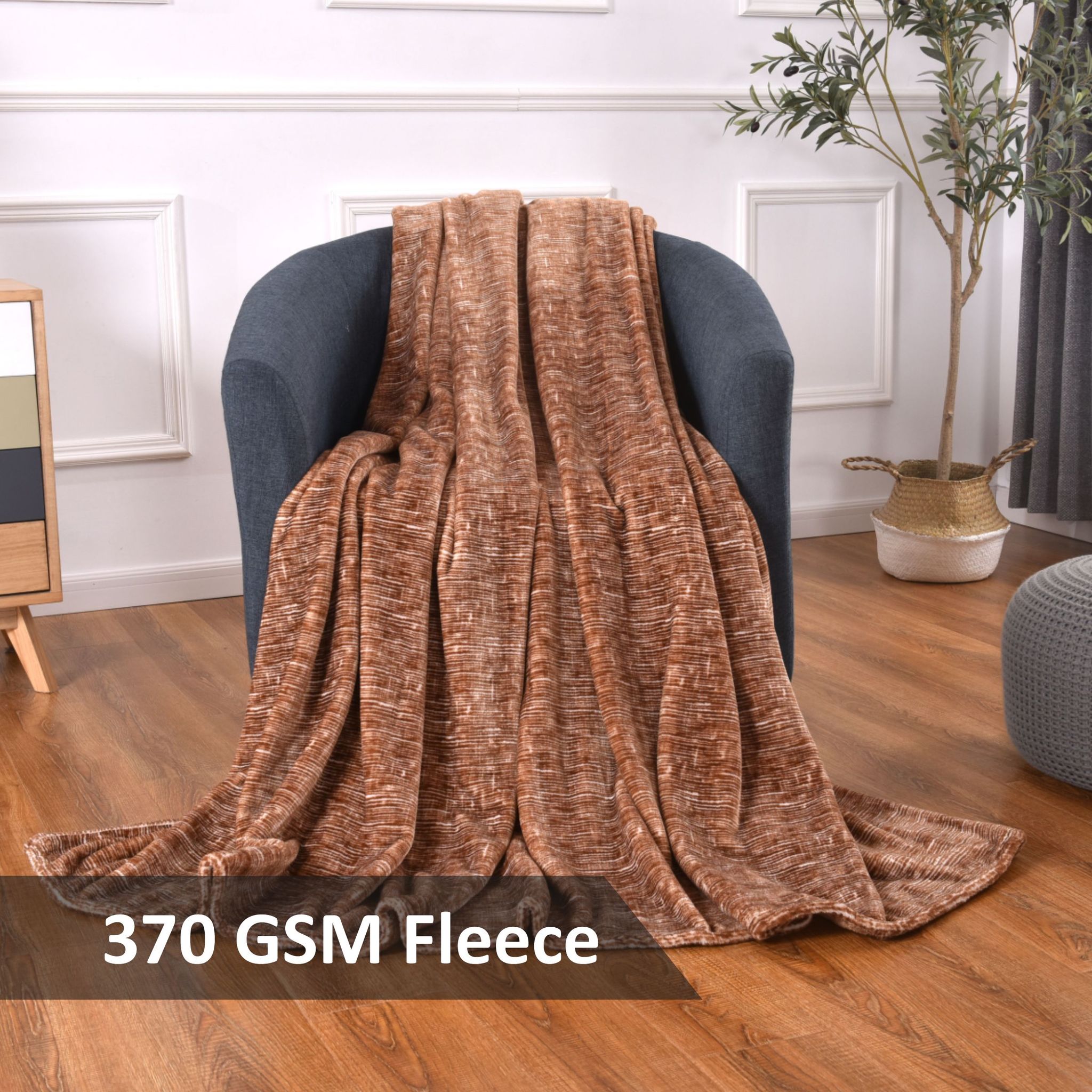 Fleece Blanket Twin Size,370GSM Soft and Cozy Lightweight Velvet Blanket Ideal For Couch, Bed, Travel, Camping , Brown