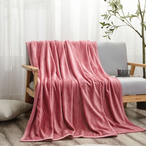 Fleece Blanket Twin Size,300GSM Soft and Cozy Lightweight Velvet Blanket Ideal For Couch, Bed, Travel, Camping , Dark Brown