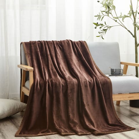 Fleece Blanket Twin Size,300GSM Soft and Cozy Lightweight Velvet Blanket Ideal For Couch, Bed, Travel, Camping , Dark Brown